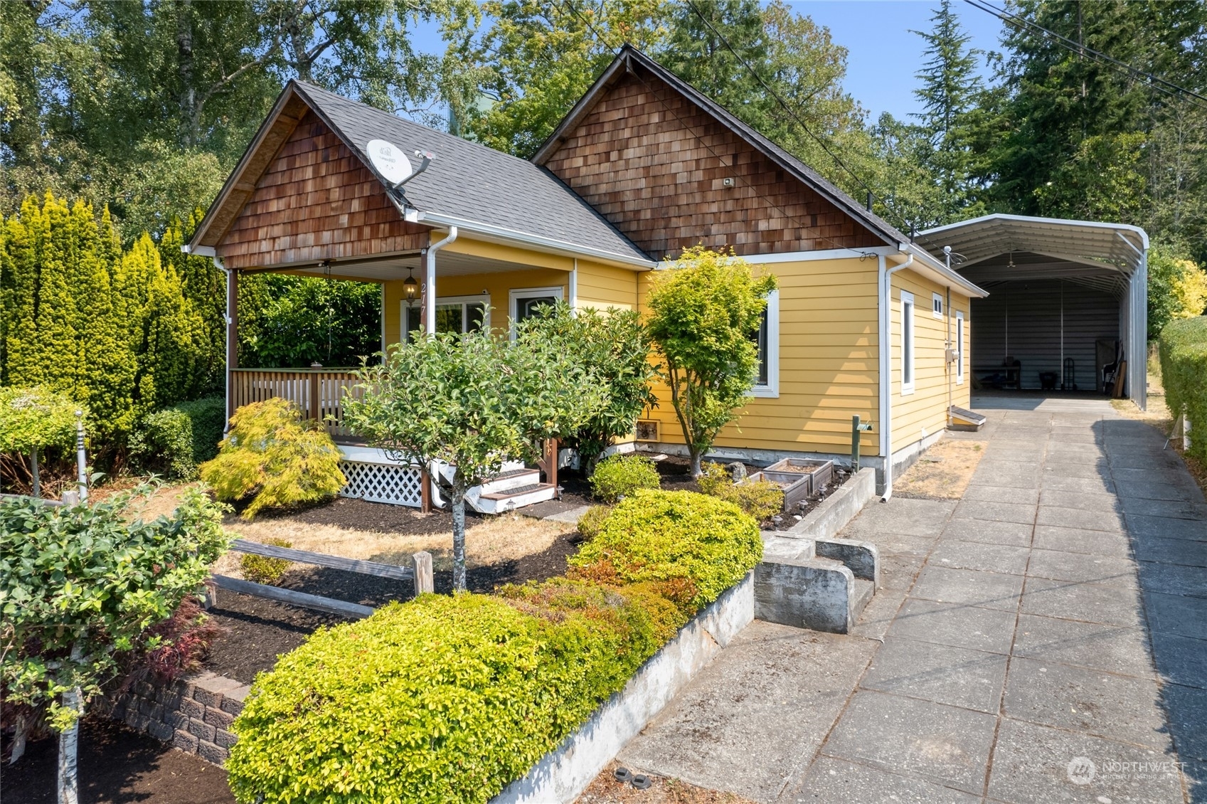 Property Photo:  217 Tracy Avenue  WA 98366 