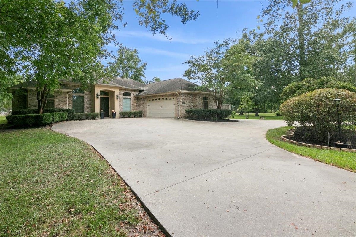 Property Photo:  259 Pinehurst Dr  TX 77659 