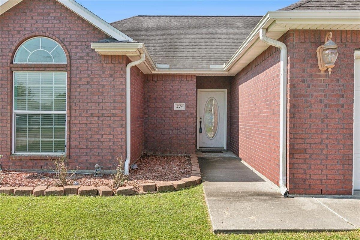 Property Photo:  520 Romero  TX 77611 