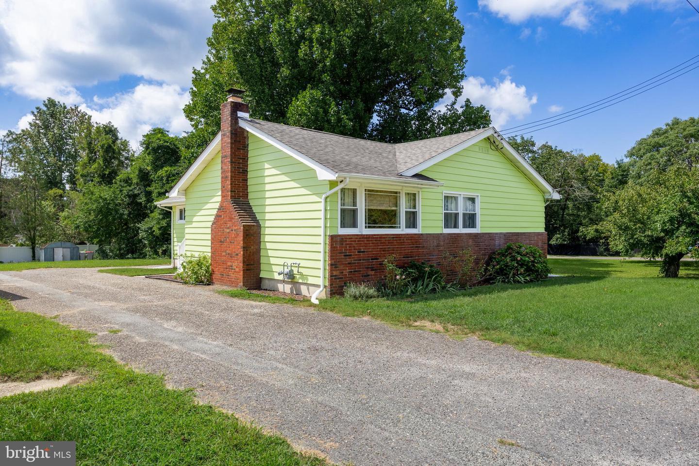 Property Photo: 1063 W Park Avenue NJ 08360