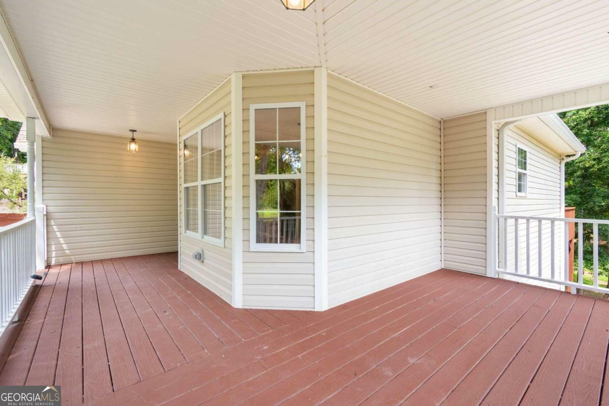 Property Photo:  311 Long Branch Crossing  GA 30533 