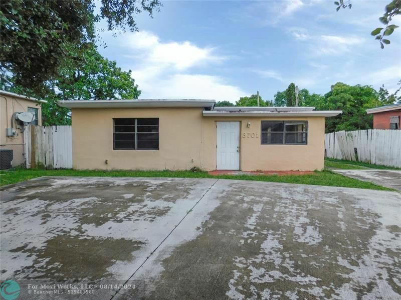 Property Photo:  3701 SW 58th Ave  FL 33023 