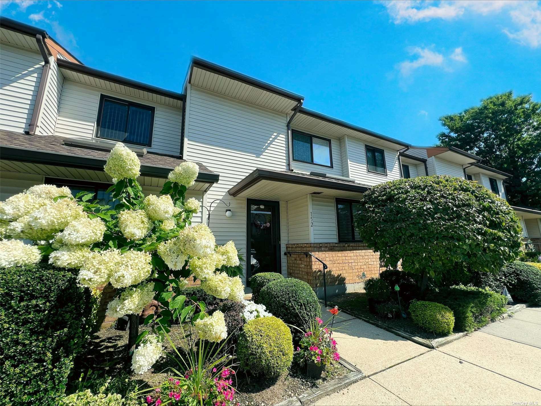 Property Photo:  152 Laurel Lane  NY 11793 