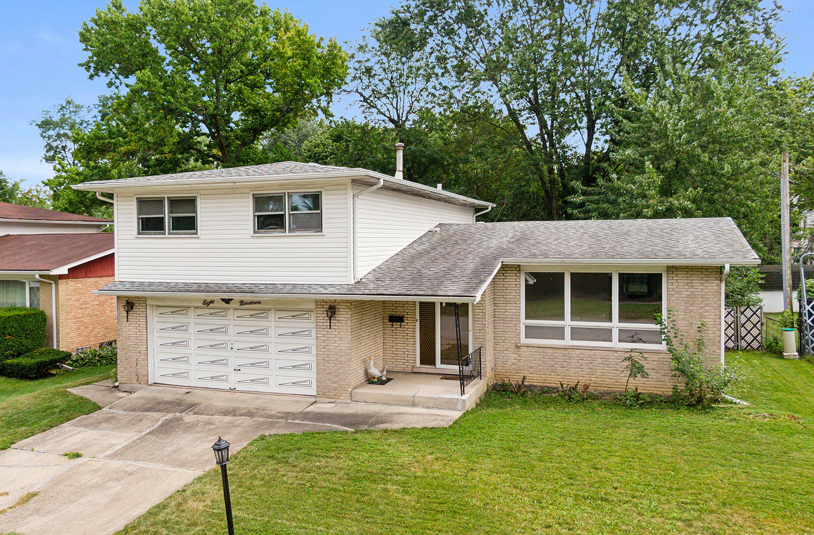 Property Photo:  819 Riverview Drive  IL 60473 