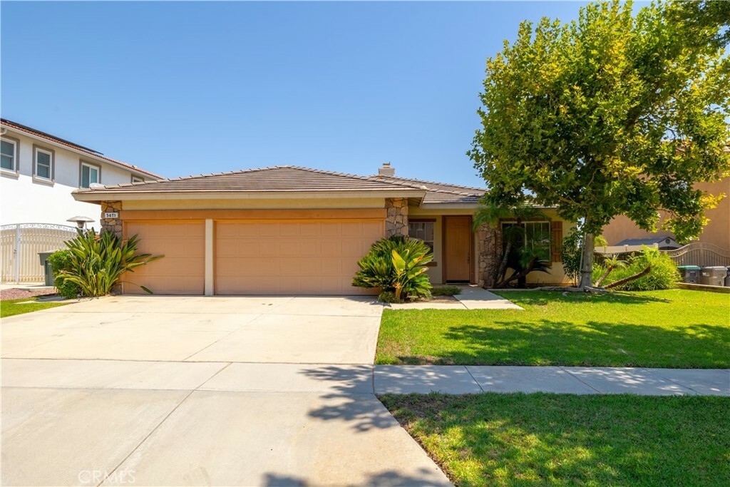 Property Photo:  1411 Pinewood Drive  CA 92881 