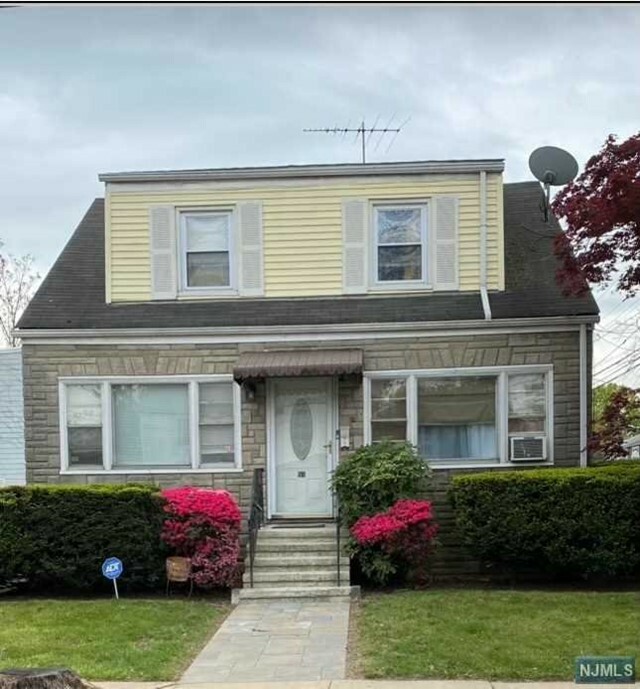 Property Photo:  178-180 Ivy Street  NJ 07106 