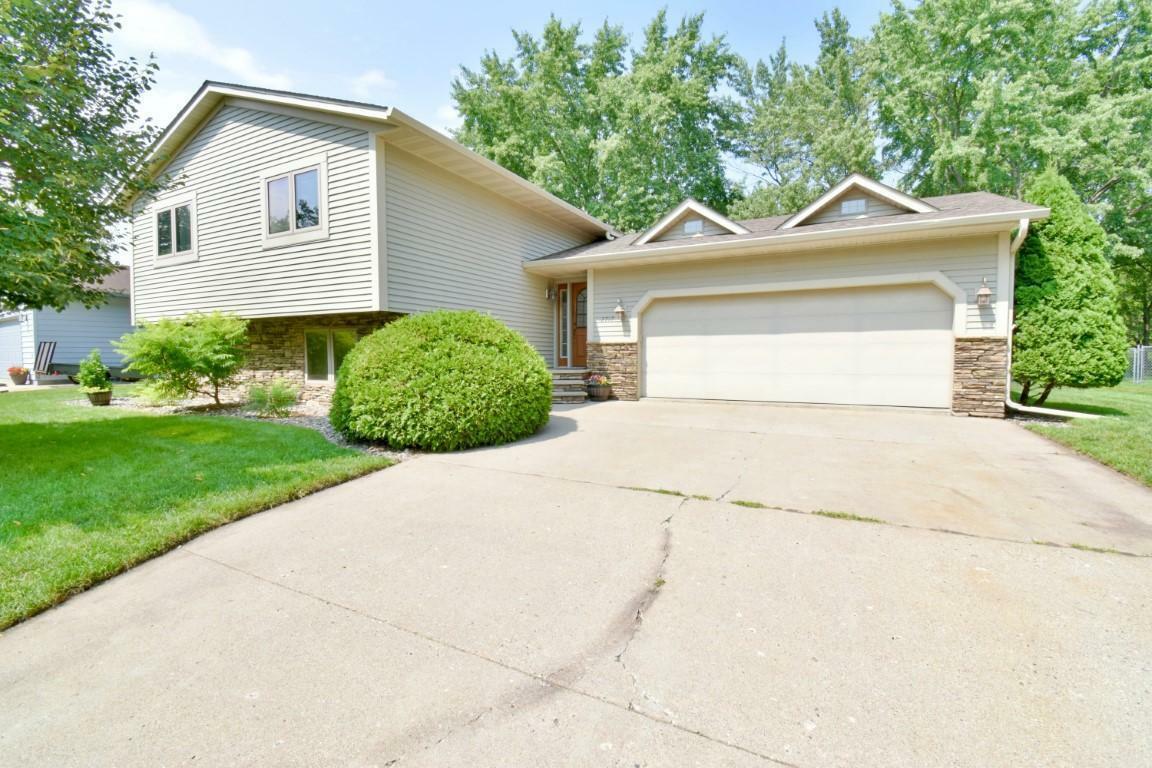 Property Photo:  2717 Stearns Way  MN 56303 