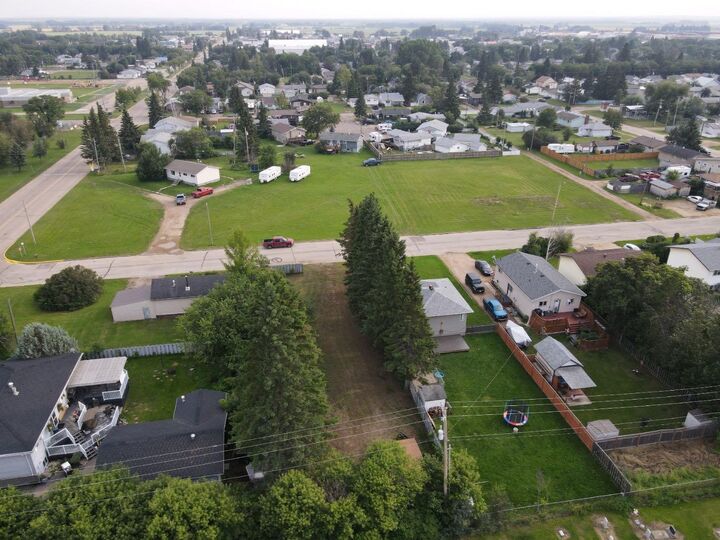 Property Photo: 4808 59A Avenue AB T0G 1E0