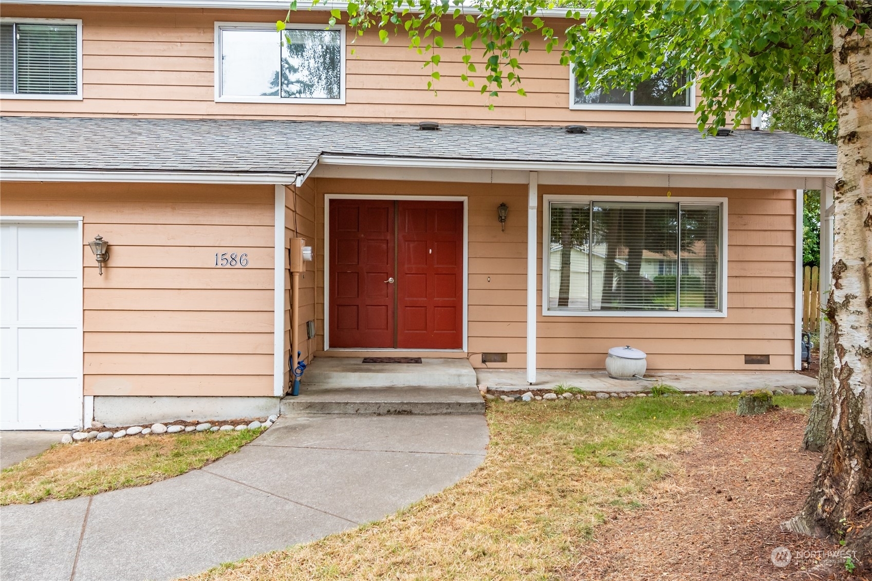 Property Photo:  1586 SW Periwinkle Lane  WA 98277 