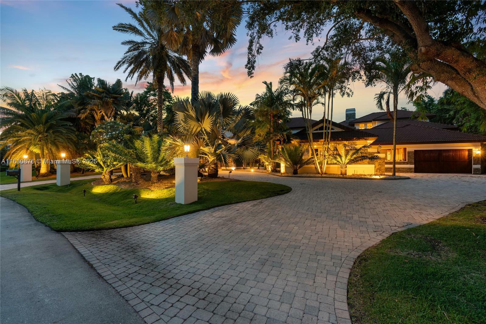 Property Photo: 2941 Paddock Ln FL 33331