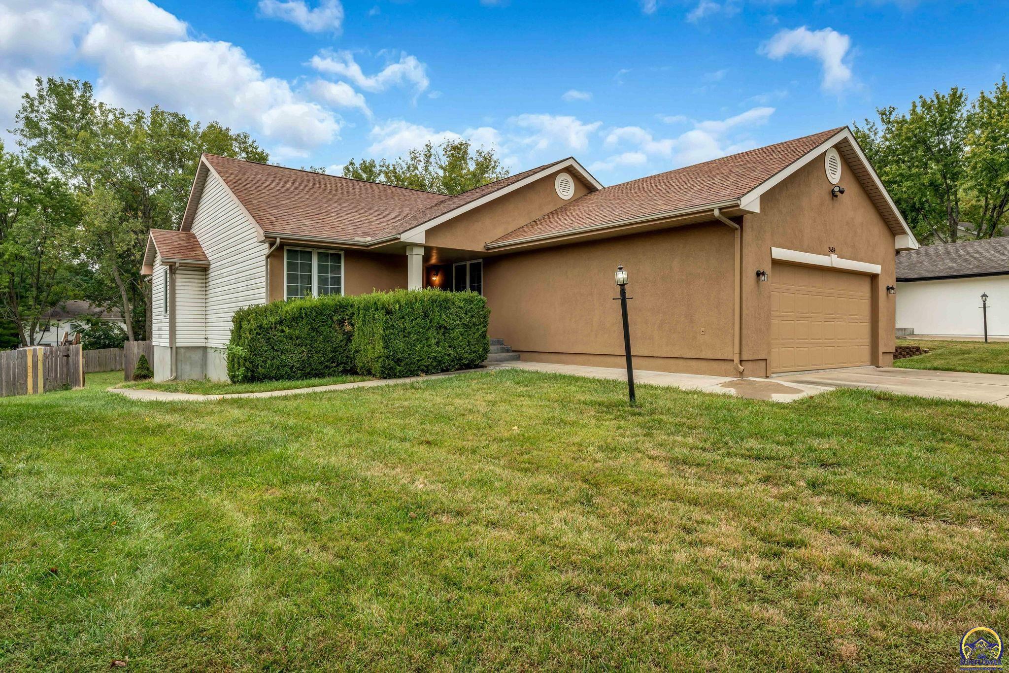 Property Photo:  2459 SW Kingsrow Rd  KS 66614 