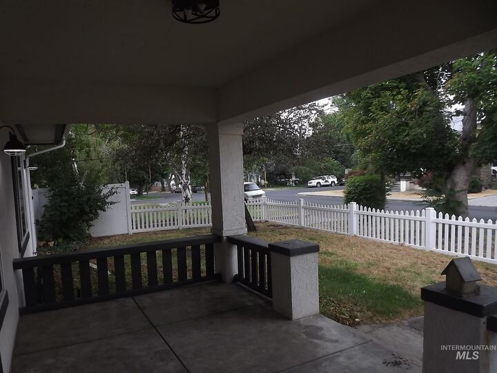 Property Photo: 412 4th Avenue ID 83501