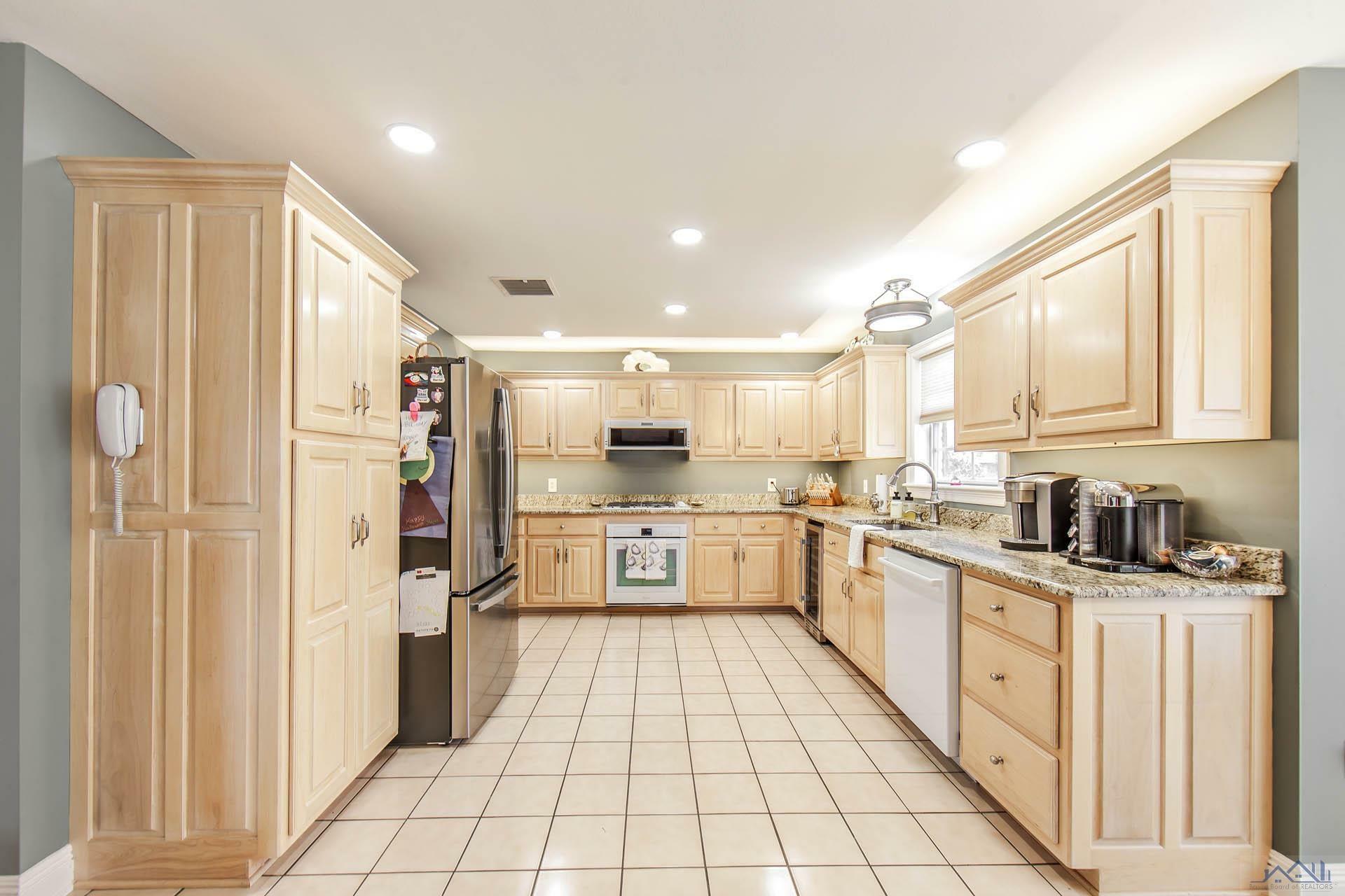 Property Photo:  206 Arapaho Drive  LA 70360 