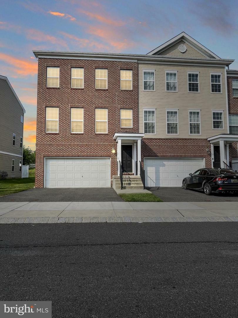 Property Photo:  18 Kramer Court  NJ 08518 