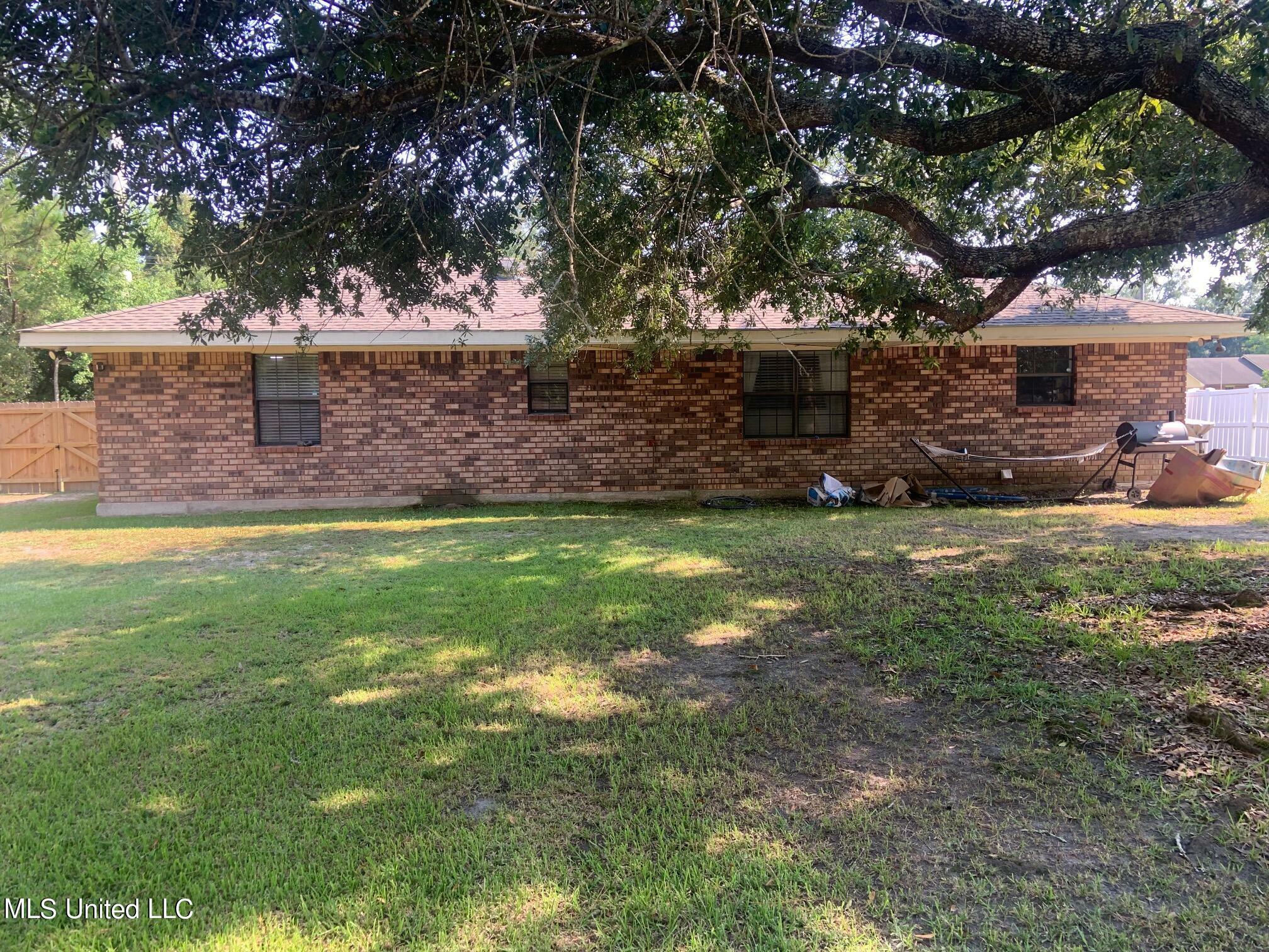 Property Photo:  223 Old Spanish Trail  MS 39576 