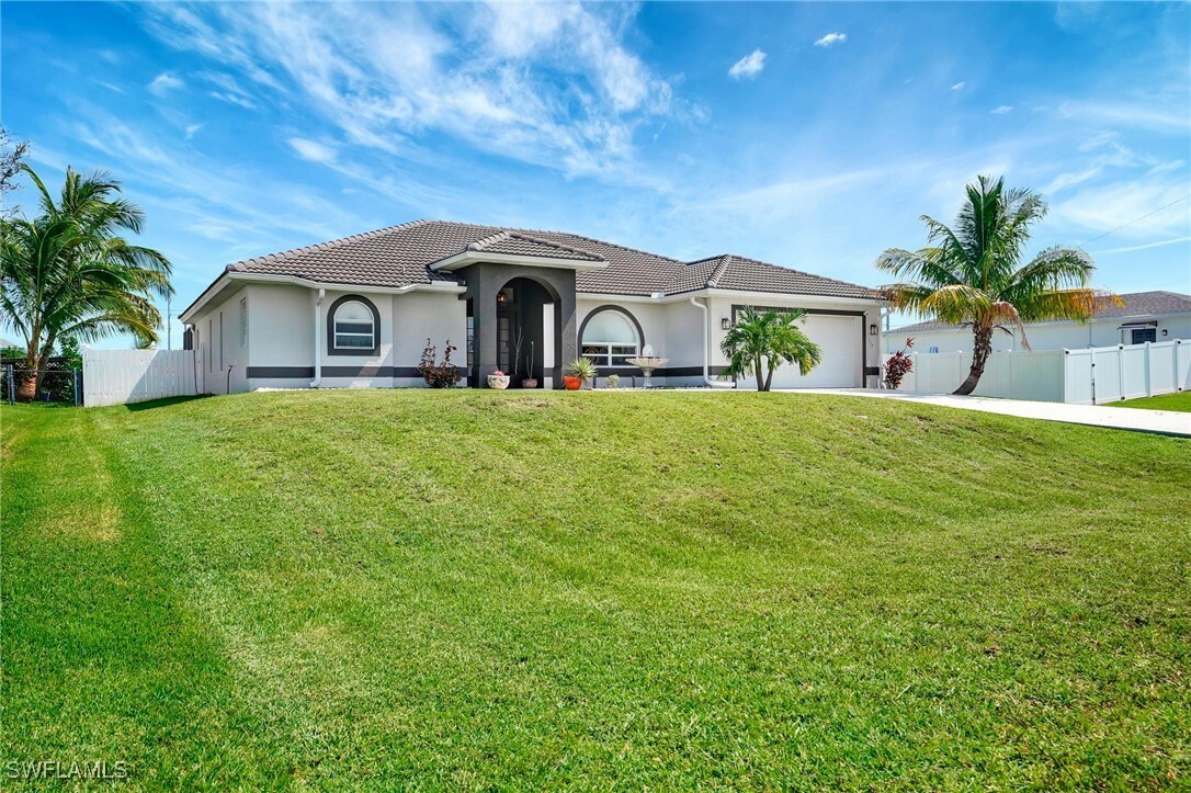 Property Photo:  117 NE 23rd Street  FL 33909 