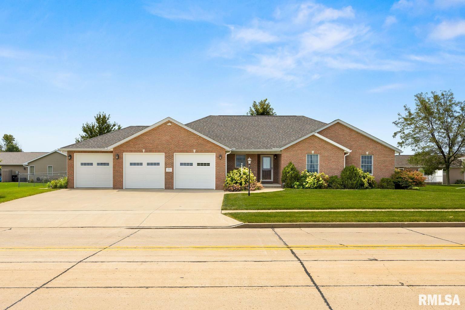 Property Photo:  214 W Cruger Road  IL 61571 