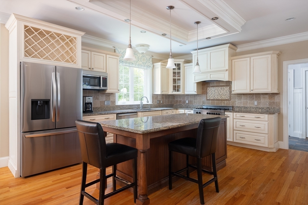 Property Photo:  5 Peachtree Road  MA 02420 