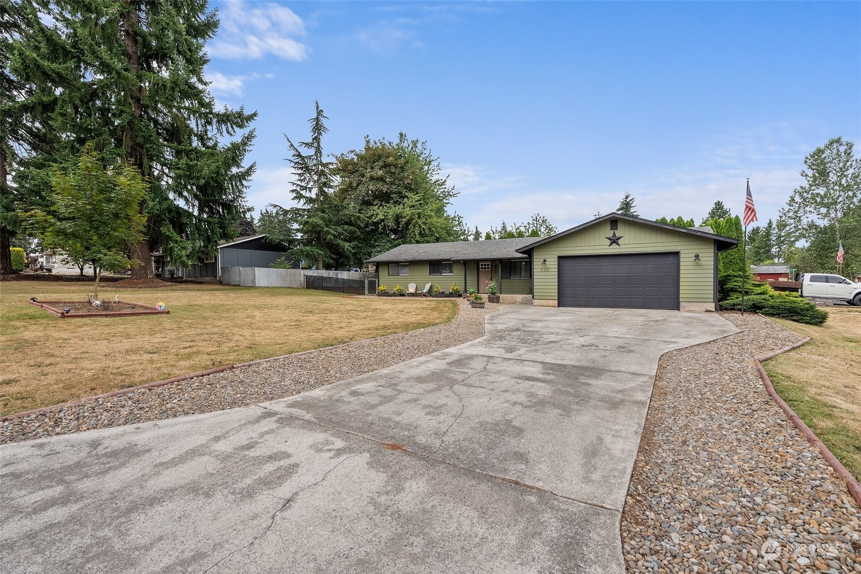 Property Photo:  545 2nd Avenue NW  WA 98532 