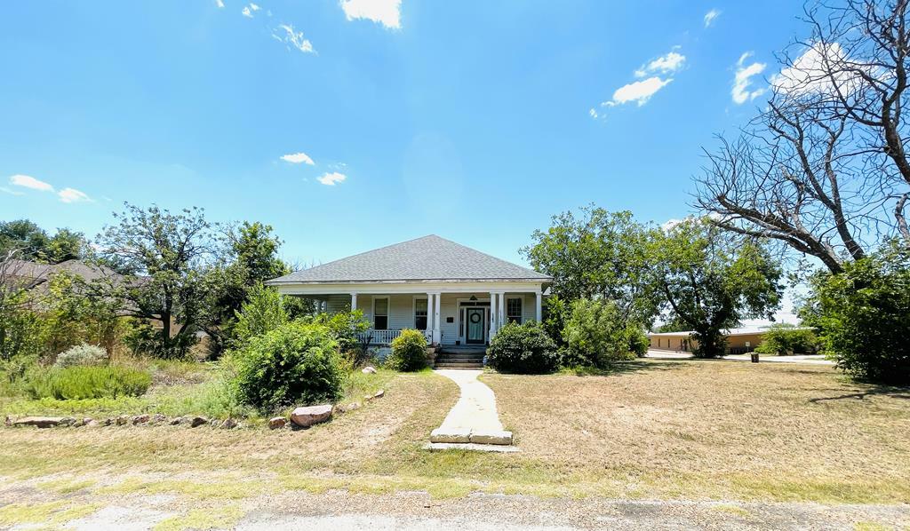 509 N 5th St  Ballinger TX 76821 photo