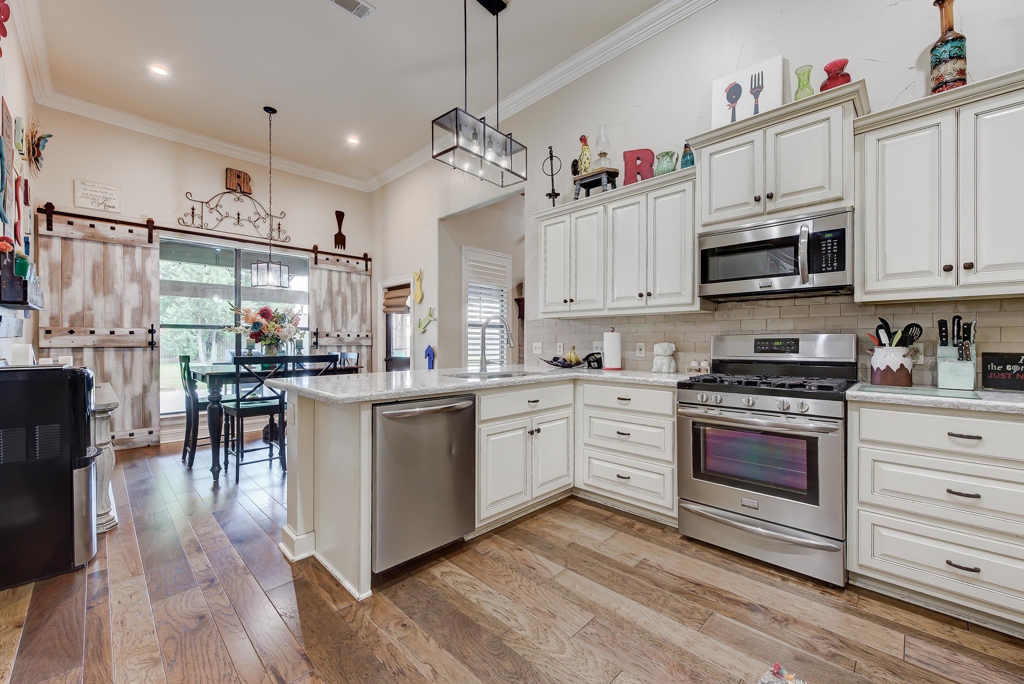 Property Photo:  601 Continental  TX 77611 
