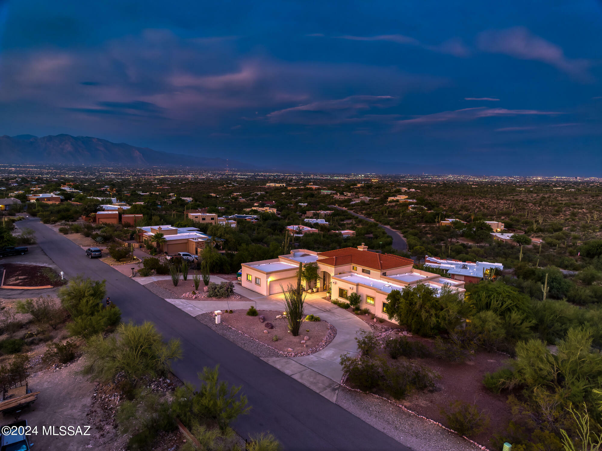 Property Photo:  5135 W Paseo Del Campo  AZ 85745 