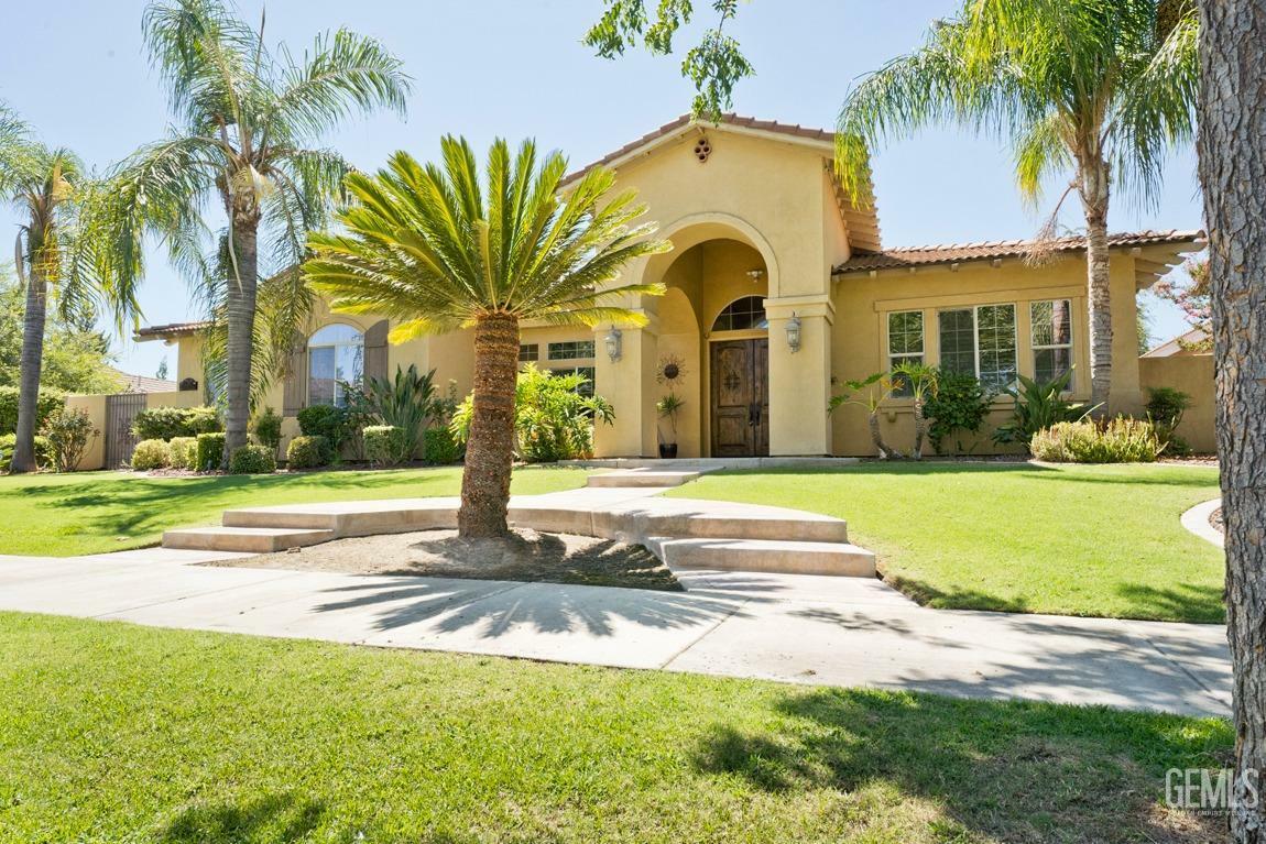 Property Photo:  11103 Queensbury Drive  CA 93312 