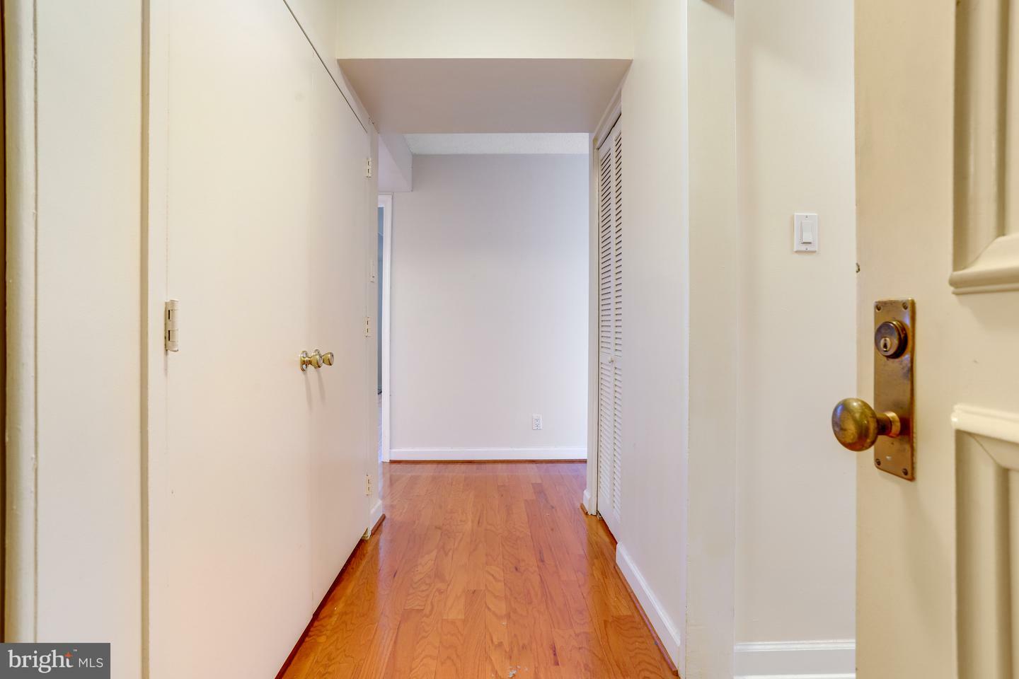 Property Photo:  3800 Fairfax Drive 811  VA 22203 