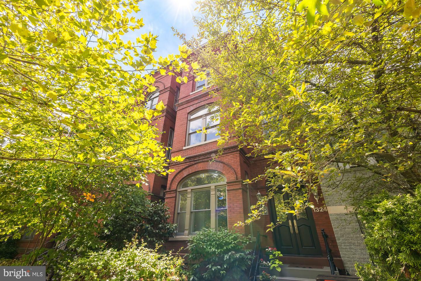 Property Photo:  1324 Q Street NW Penthouse B  DC 20009 