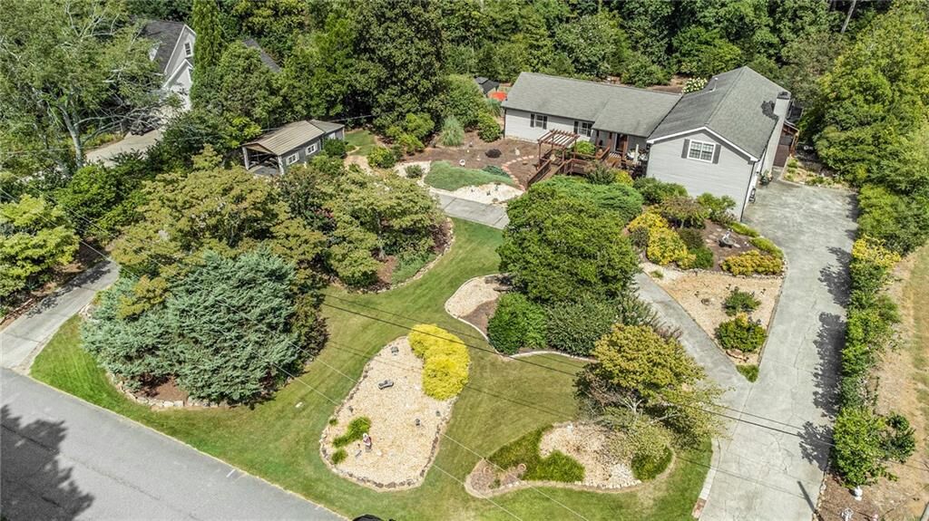 Property Photo:  6228 Lively Way  GA 30040 