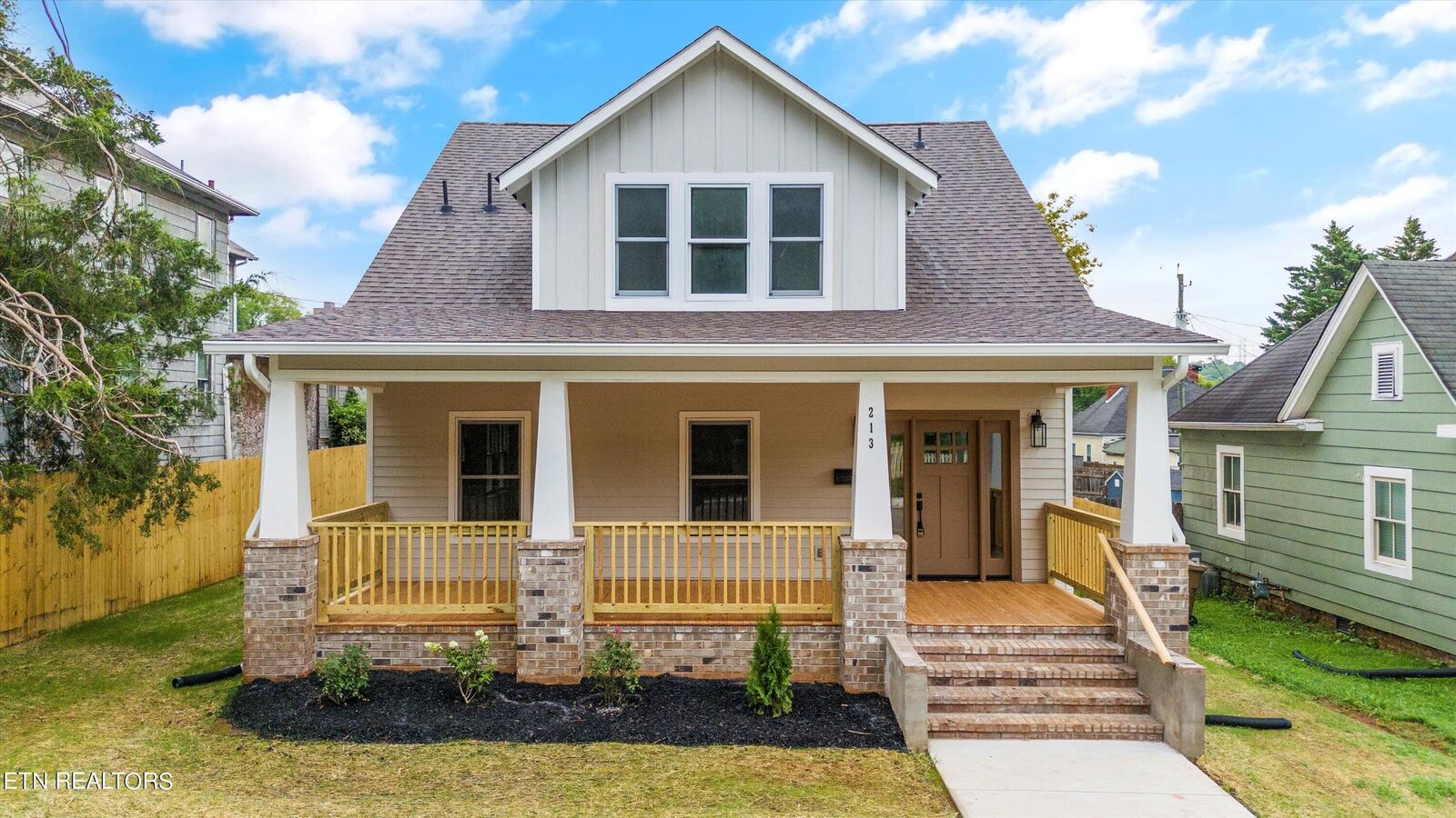 Property Photo:  213 Leonard Place  TN 37917 