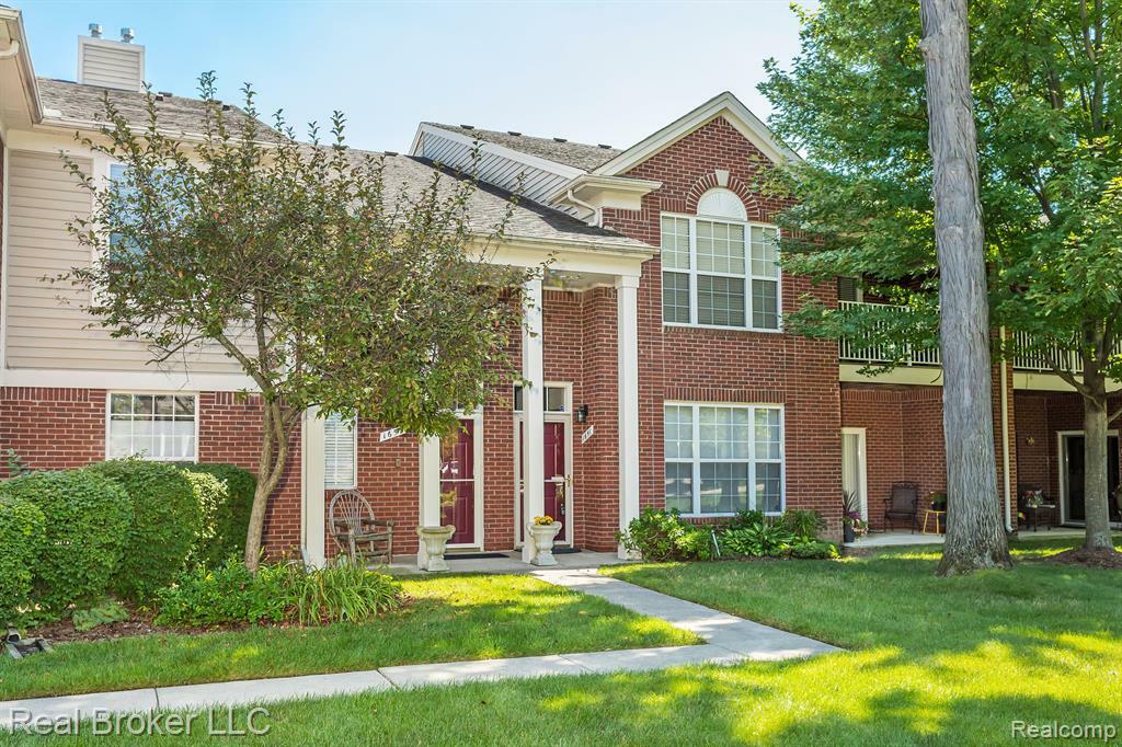 Property Photo: 1651 Deepwood Circle MI 48307 6097