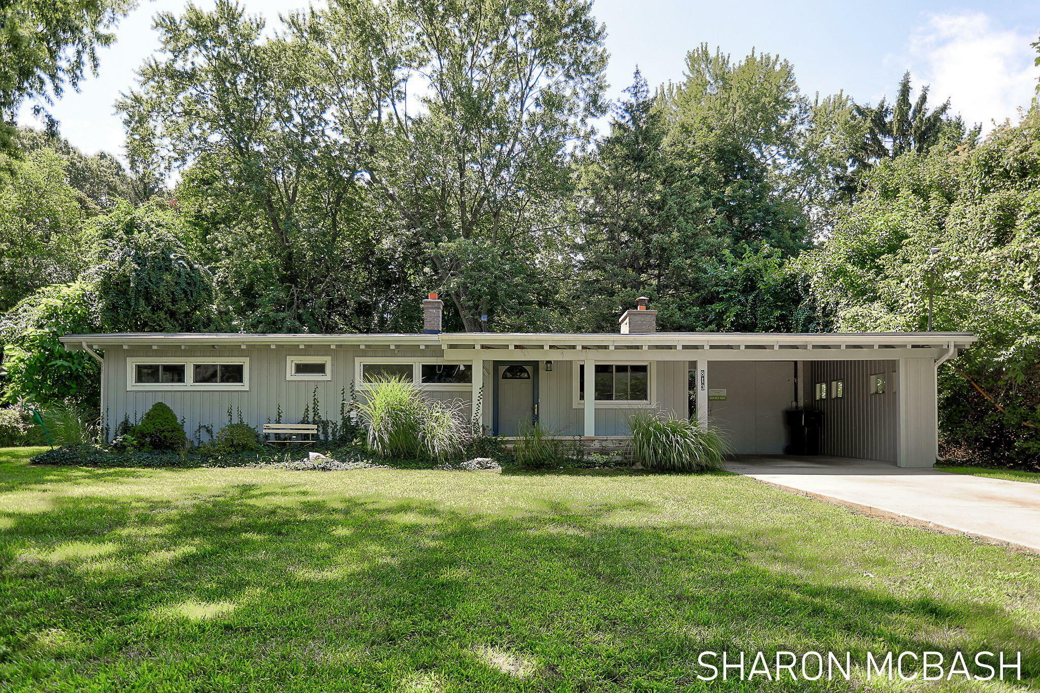 Property Photo:  813 Allegan Street  MI 49453 