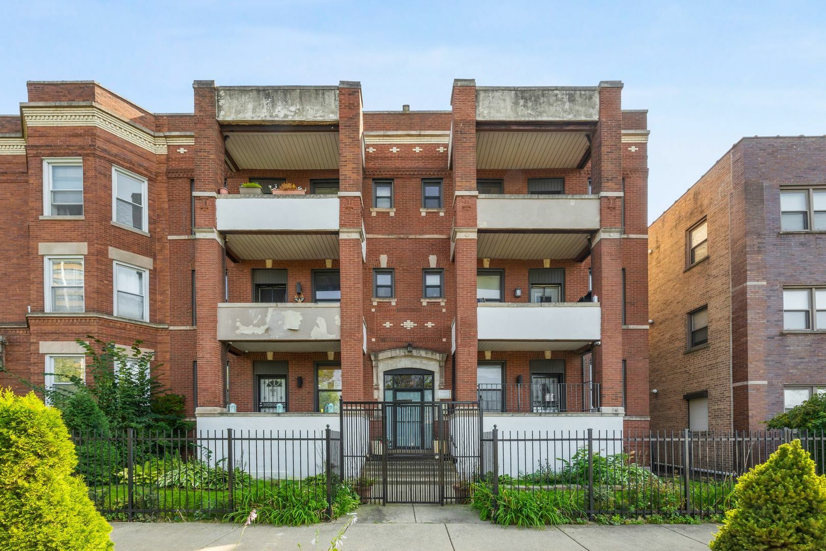 Property Photo:  1525 E 65th Street 1  IL 60637 