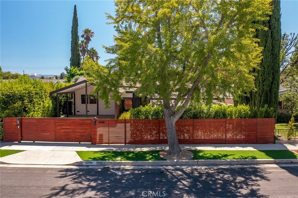 Property Photo:  23726 Oxnard Street  CA 91367 