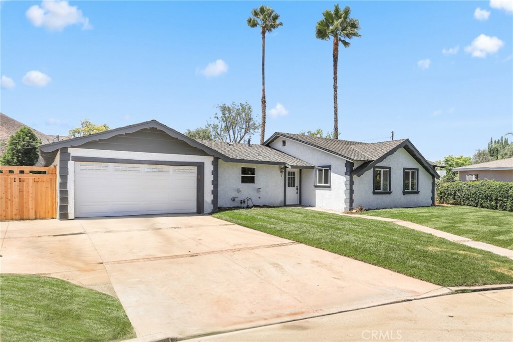 Property Photo:  1567 Elvado Drive  CA 93065 