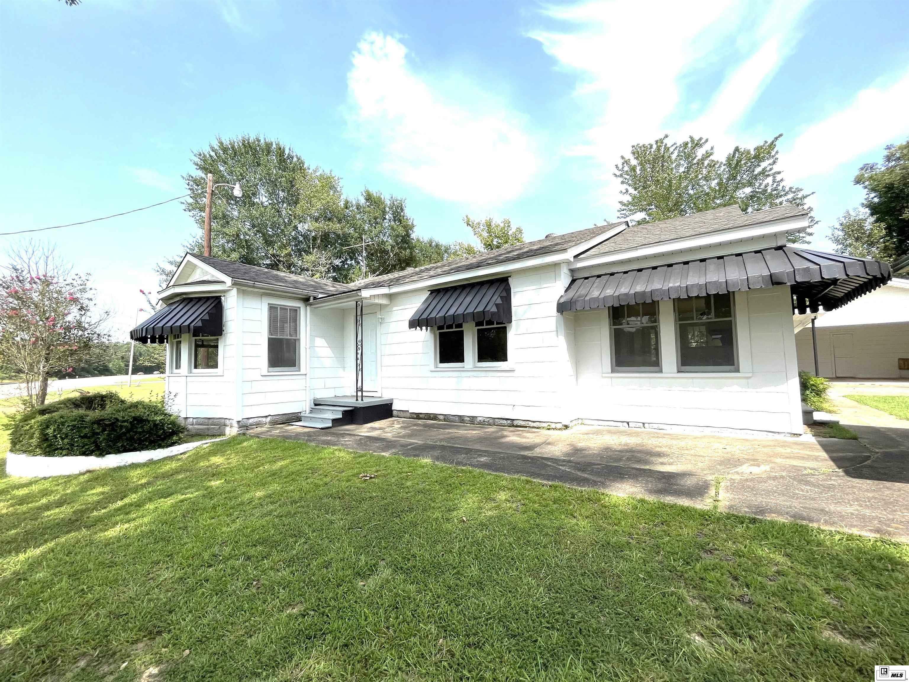 Property Photo:  8957 Highway 165  LA 71435 