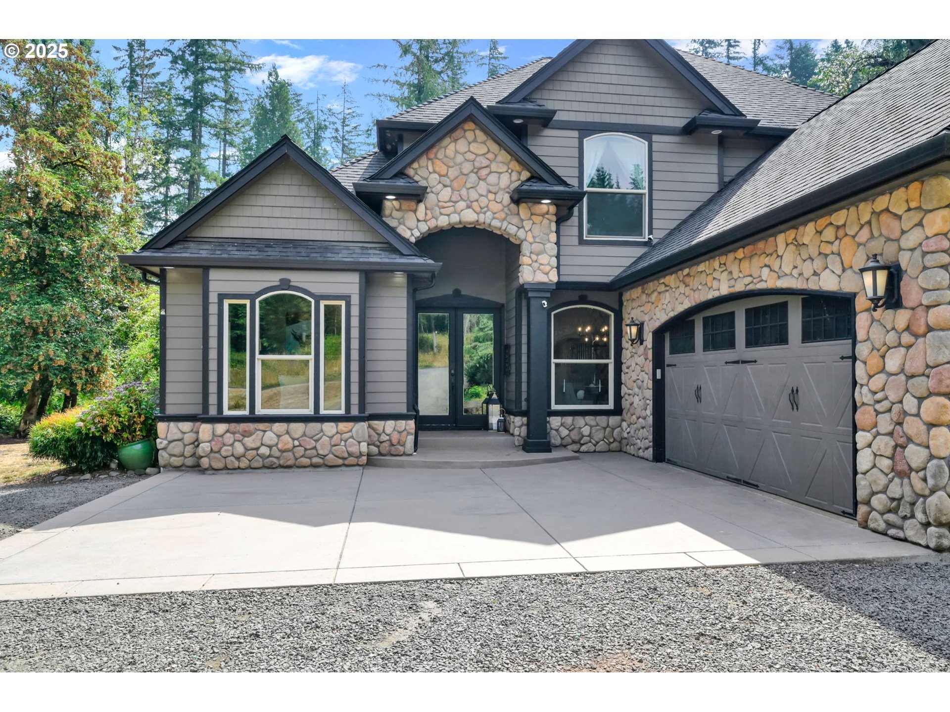 Property Photo: 82241 Bear Mountain Rd OR 97426