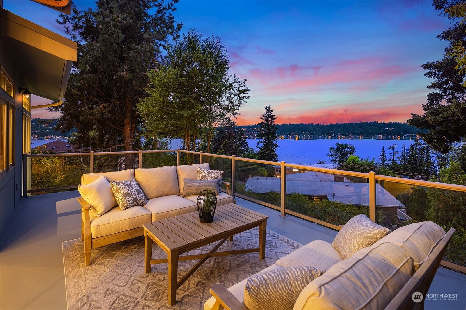 Property Photo: 2113 East Lake Sammamish Parkway SE WA 98075