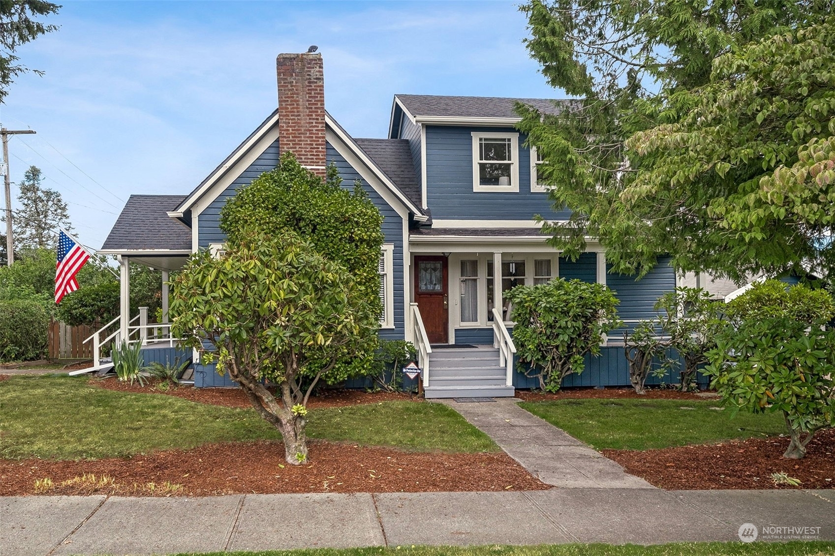 Property Photo:  1807  Marion Street  WA 98022 