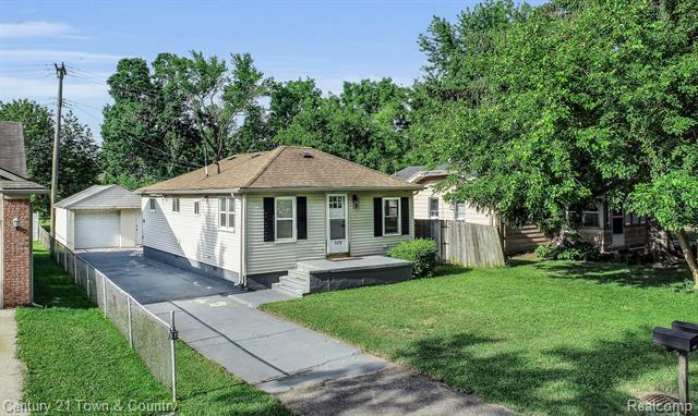 Property Photo:  1176 Hartland  Drive  MI 48083 