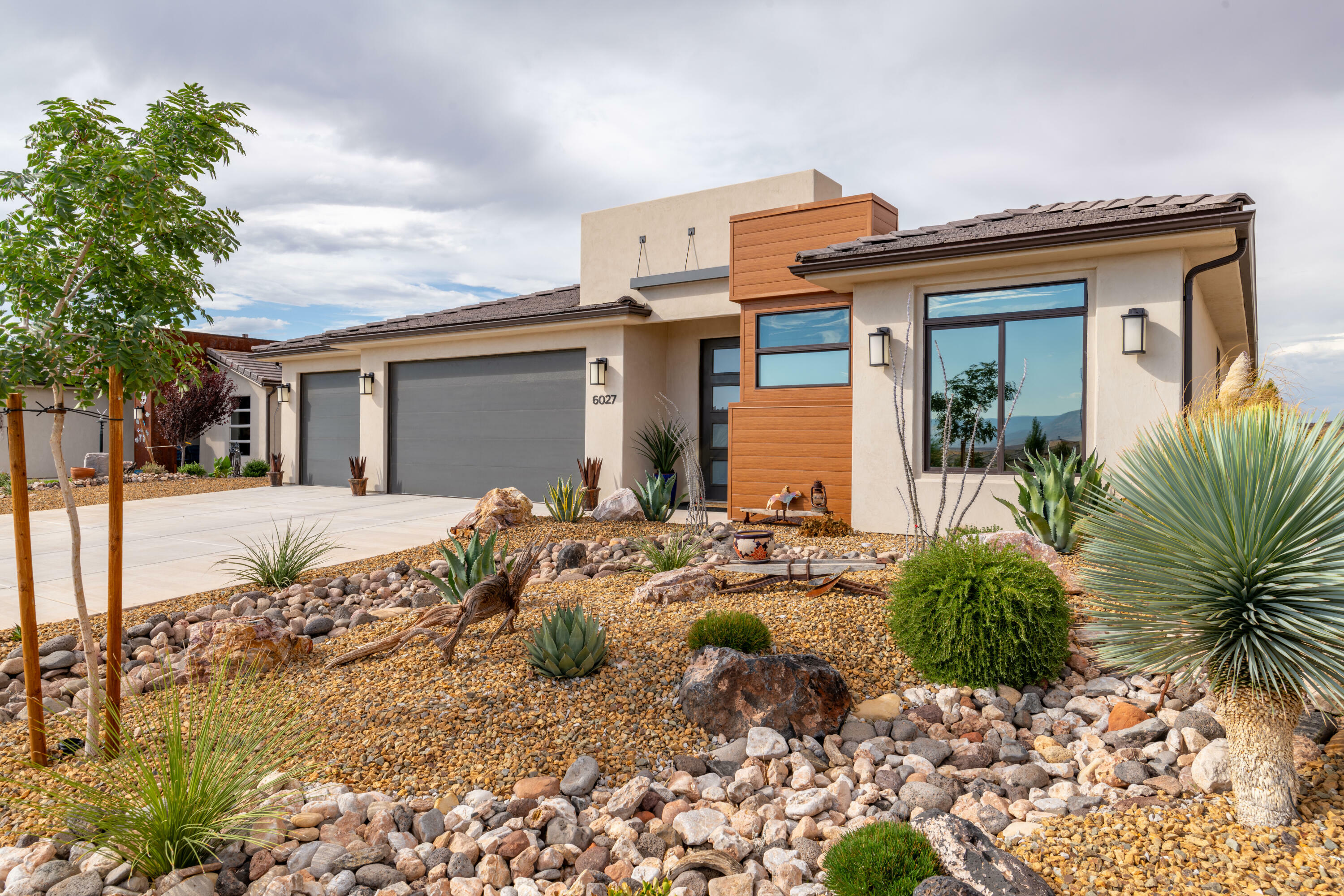 Property Photo:  6027 S Hydrangea Way  UT 84790 