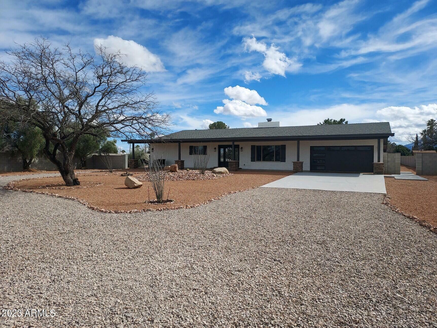 Property Photo:  886 S Avenida Escuela --  AZ 85635 