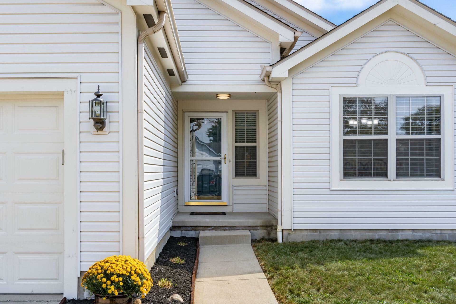 Property Photo:  1375 Meadowbank Drive  OH 43085 