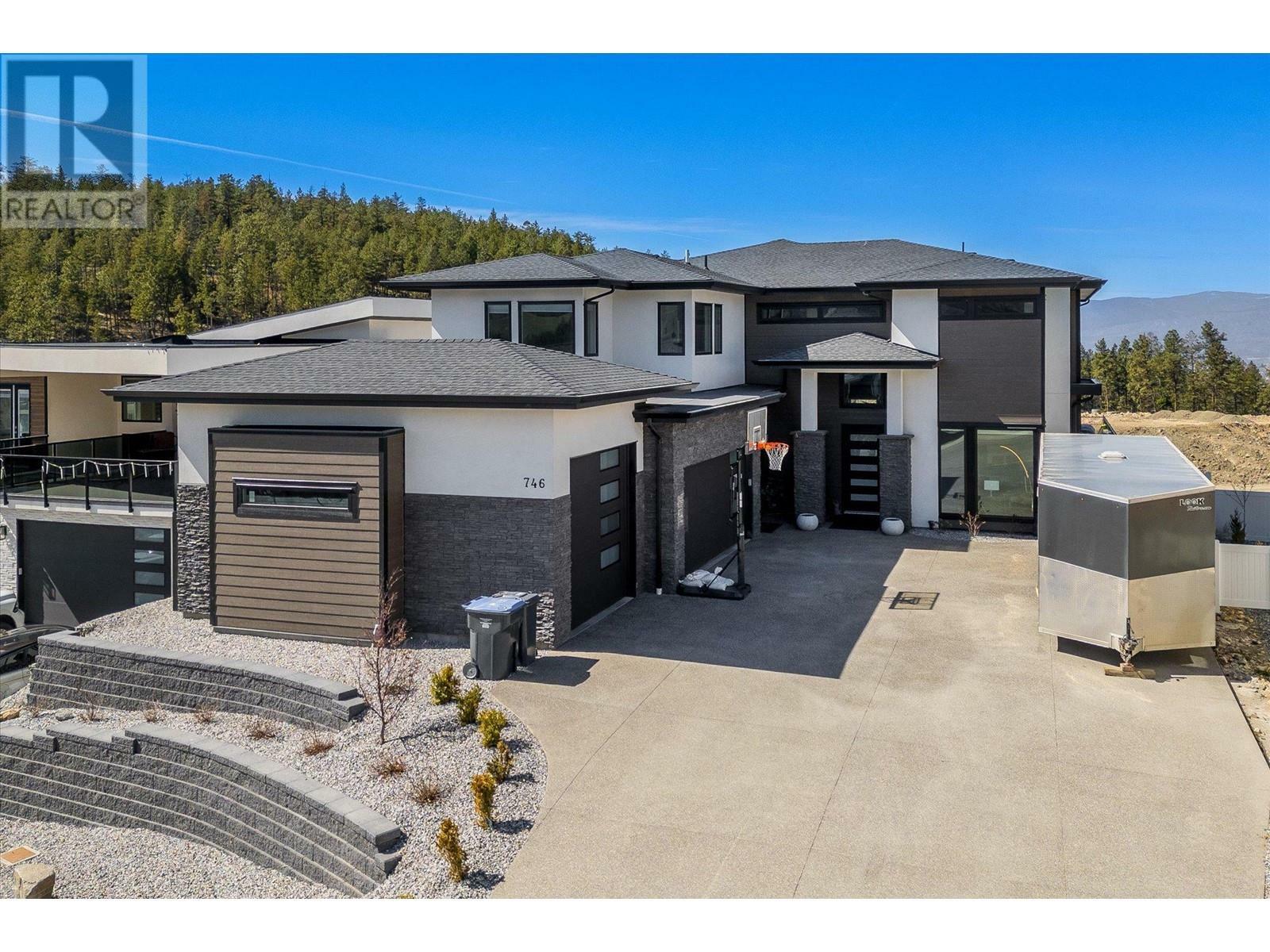 746 Carnoustie Drive  Kelowna BC V1P 1V2 photo