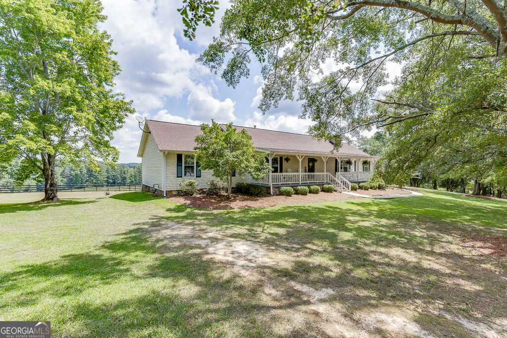 Property Photo: 6271 Spout Springs Road GA 30542