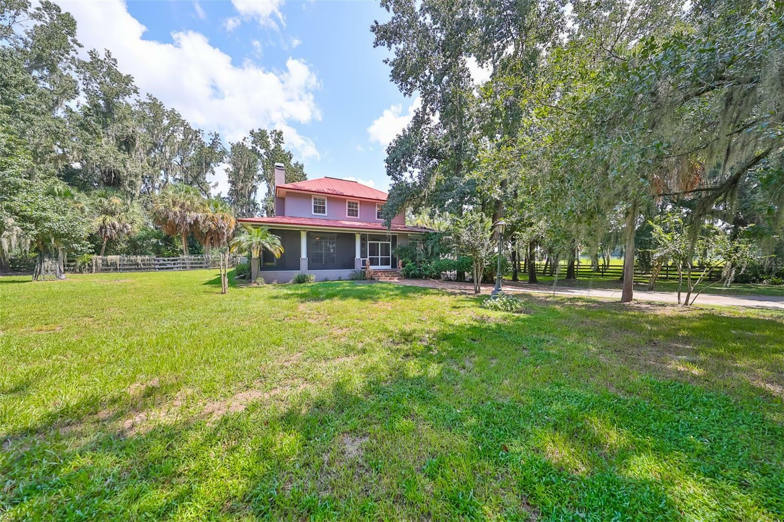 Property Photo:  1702 Williams Road  FL 33565 