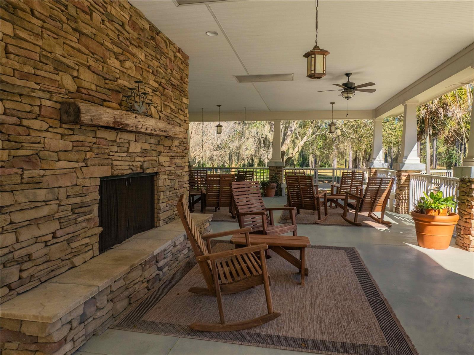 Property Photo: 19379 SW 21st Place FL 32669
