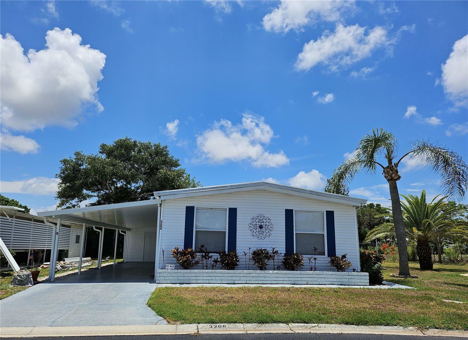 Property Photo:  3208 Oakwood Boulevard S  FL 34237 