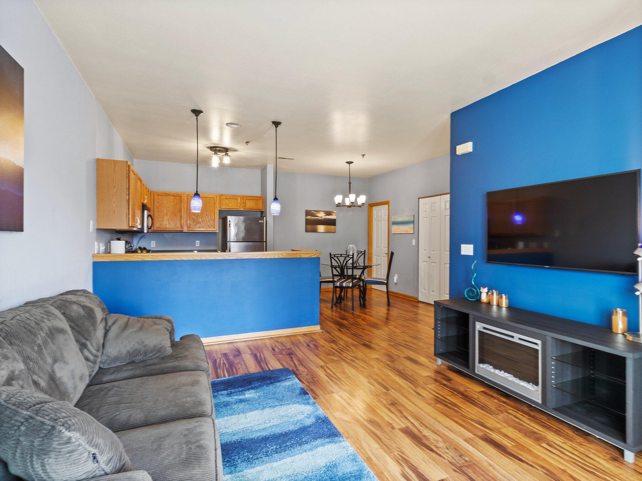 Property Photo: 2428 Fox River Pkwy K WI 53189
